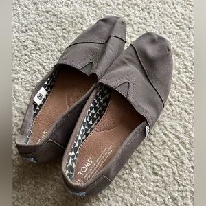 Women’s Gray Toms